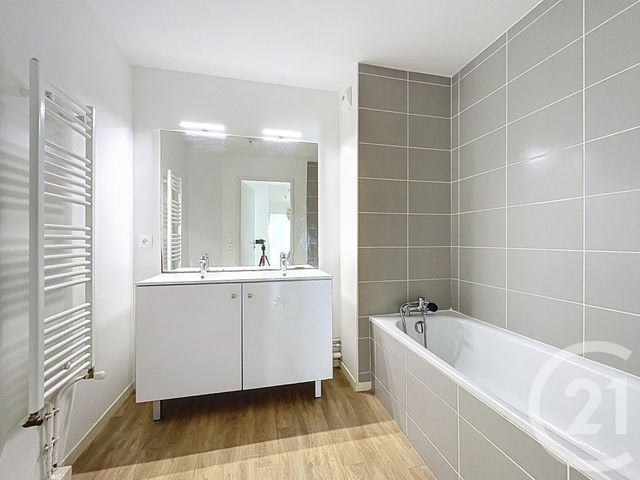 Appartement T4 à vendre - 4 pièces - 75,02 m2 - Reze - 44 - PAYS-DE-LOIRE