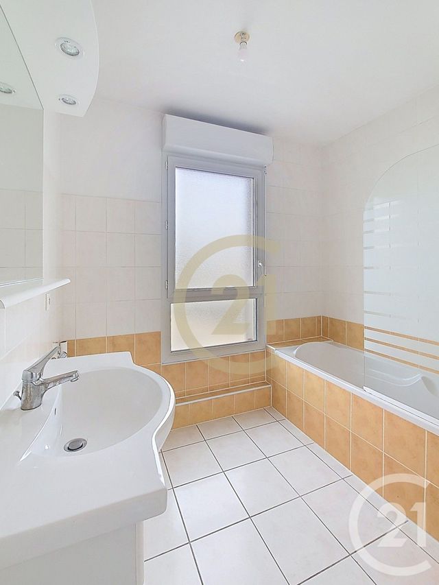 Appartement F3 à louer - 3 pièces - 63,45 m2 - Reze - 44 - PAYS-DE-LOIRE