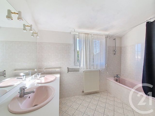 Maison à louer - 5 pièces - 127,04 m2 - Basse Goulaine - 44 - PAYS-DE-LOIRE