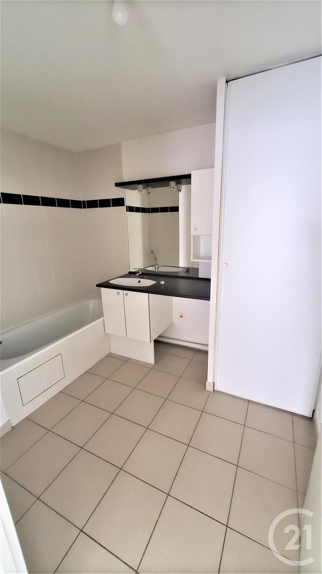Appartement F3 à louer - 3 pièces - 65,21 m2 - St Sebastien Sur Loire - 44 - PAYS-DE-LOIRE
