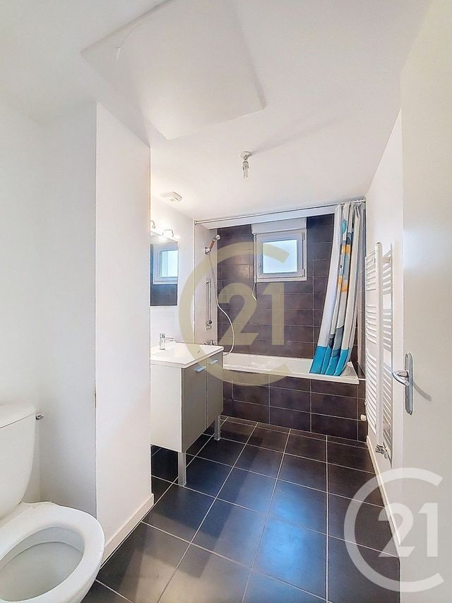 Maison &agrave; louer - 4 pi&egrave;ces - 93,30 m2 - St Herblain - 44 - PAYS-DE-LOIRE